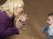 胚胎移植十六天出血了什么原因？移植第十六天下面突然有点出血且腹痛正常吗？